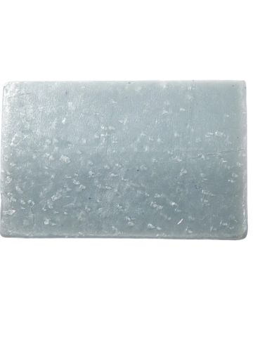 kindred-black-scotch-pine-and-eucalyptus-shampoo-bar.