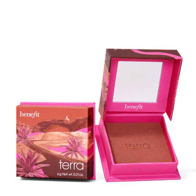 Benefit Cosmetics Golden brick red blush.