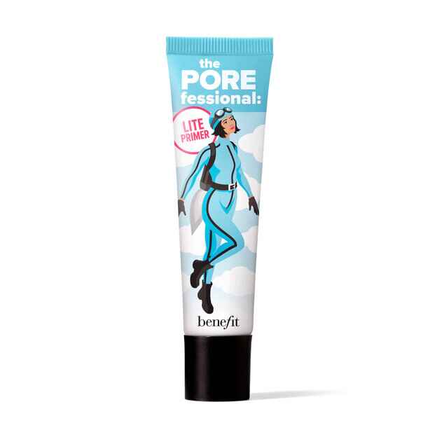Benefit Cosmetics Ultra lightweight face primer to minimize the look of pores.